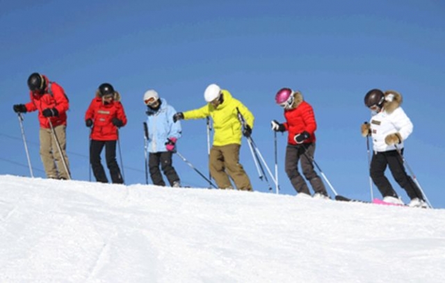  Gruppe von Skifahrern 